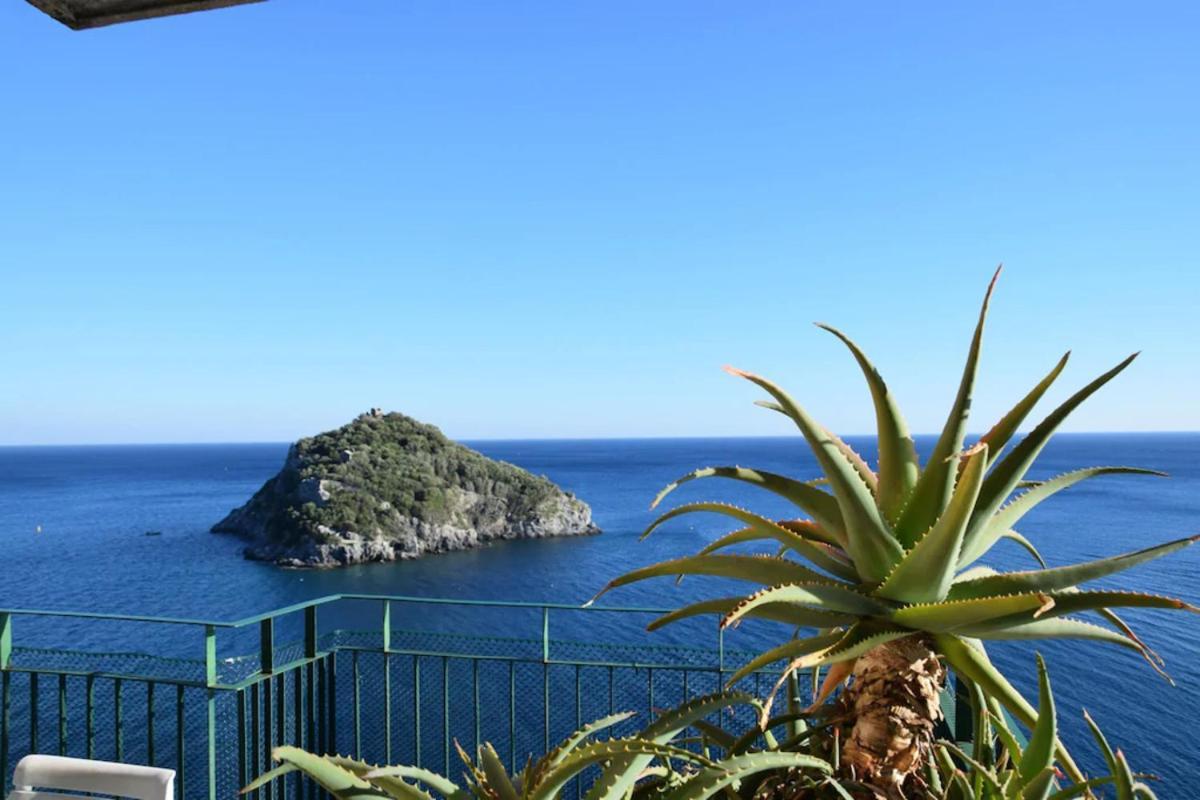 Appartamento Stupenda Vista Mare แบร์เจจจี ภายนอก รูปภาพ