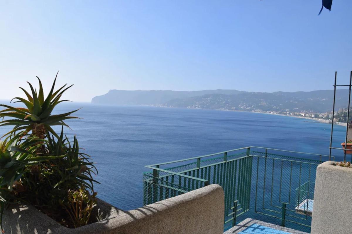 Appartamento Stupenda Vista Mare แบร์เจจจี ภายนอก รูปภาพ